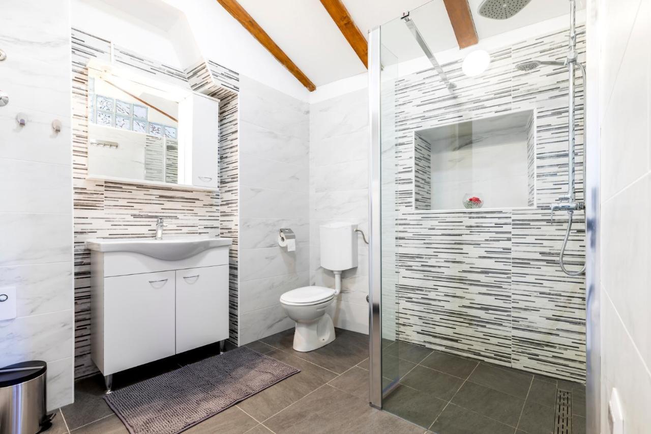 Vacation House Orange Veli Lošinj Dış mekan fotoğraf